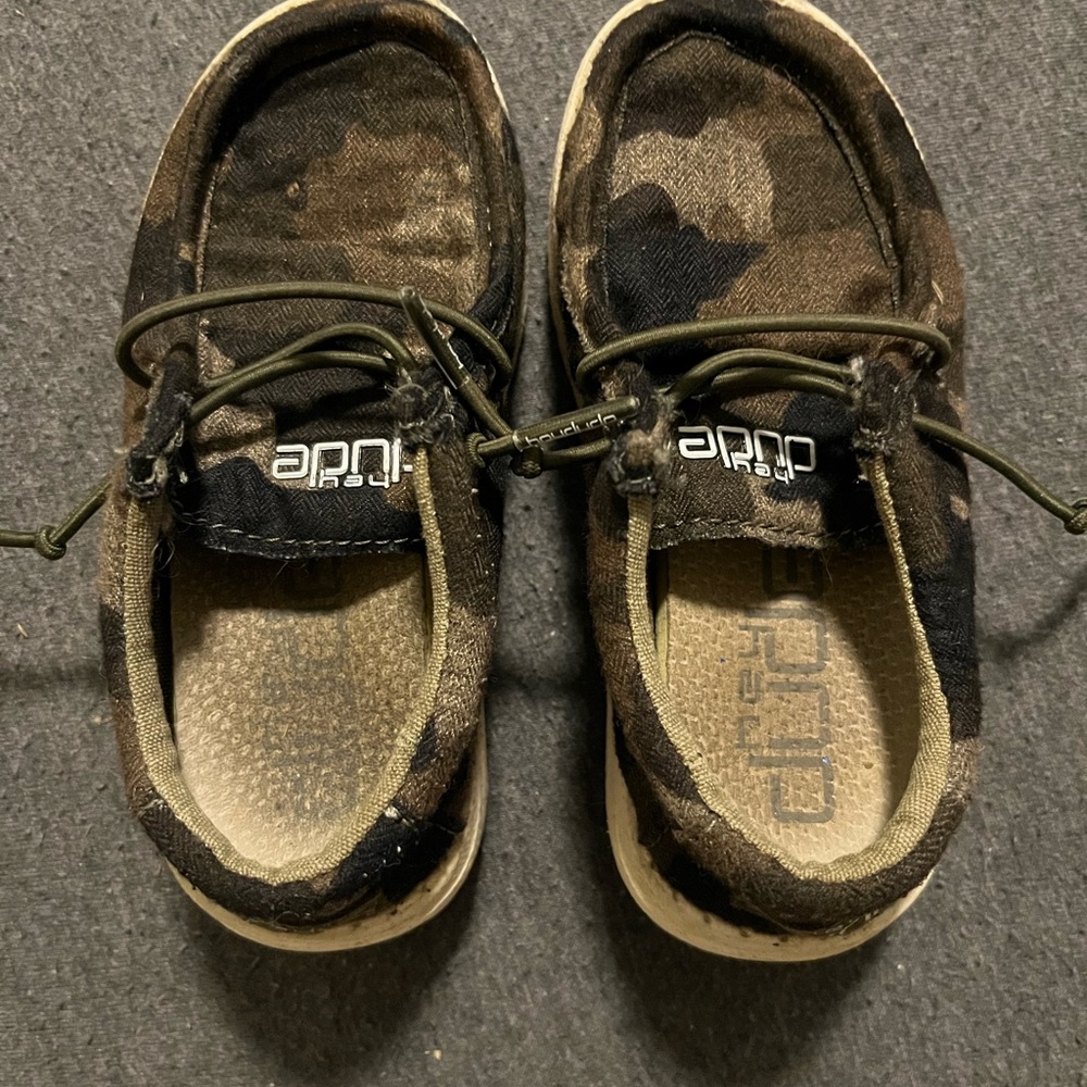 Camo Hey Dudes. Size 8